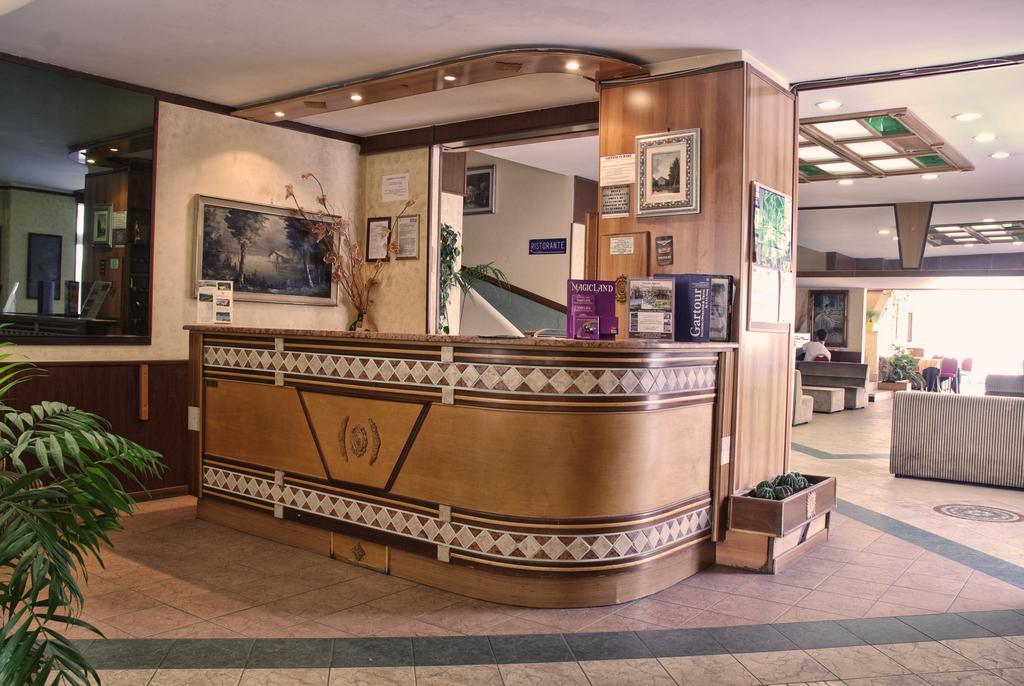 Hotel Scacciapensieri Нетуно Екстериор снимка