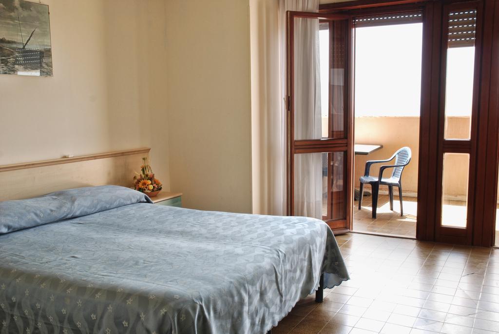 Hotel Scacciapensieri Нетуно Екстериор снимка