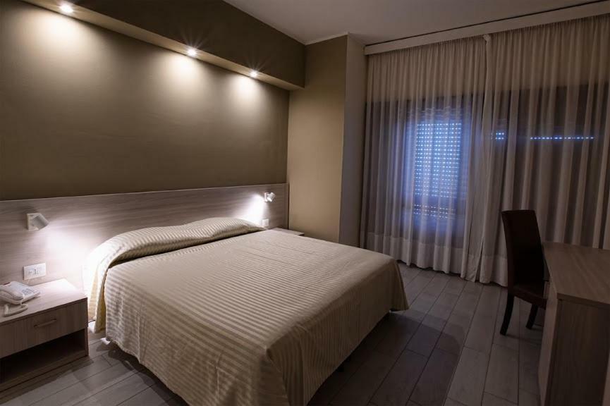 Hotel Scacciapensieri Нетуно Екстериор снимка