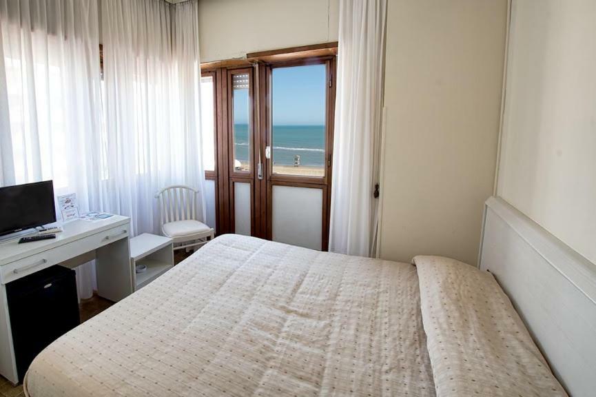 Hotel Scacciapensieri Нетуно Екстериор снимка