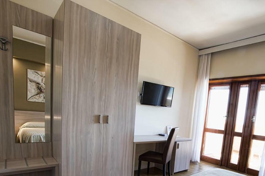Hotel Scacciapensieri Нетуно Екстериор снимка