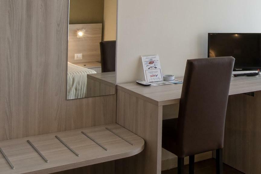 Hotel Scacciapensieri Нетуно Екстериор снимка
