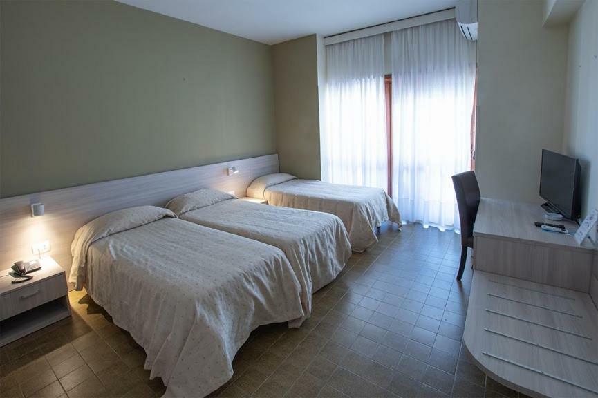 Hotel Scacciapensieri Нетуно Екстериор снимка