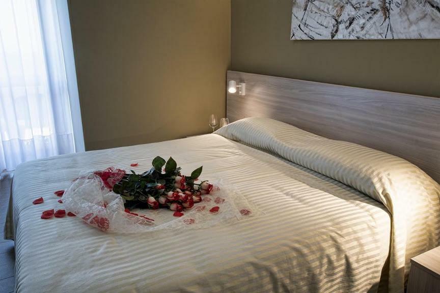 Hotel Scacciapensieri Нетуно Екстериор снимка