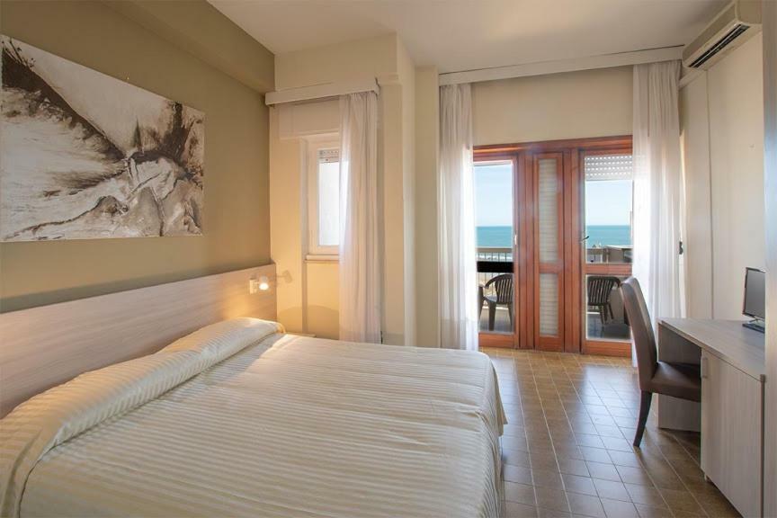 Hotel Scacciapensieri Нетуно Екстериор снимка