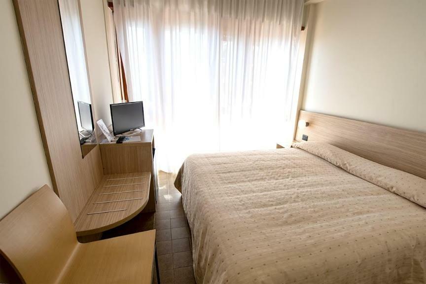 Hotel Scacciapensieri Нетуно Екстериор снимка